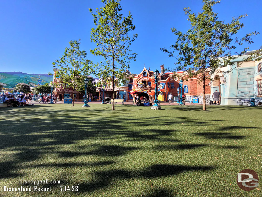 Found a bench in the shade in Toontown.