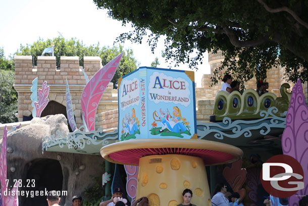 Alice in Wonderland is back to normal operation, no walls in the area.