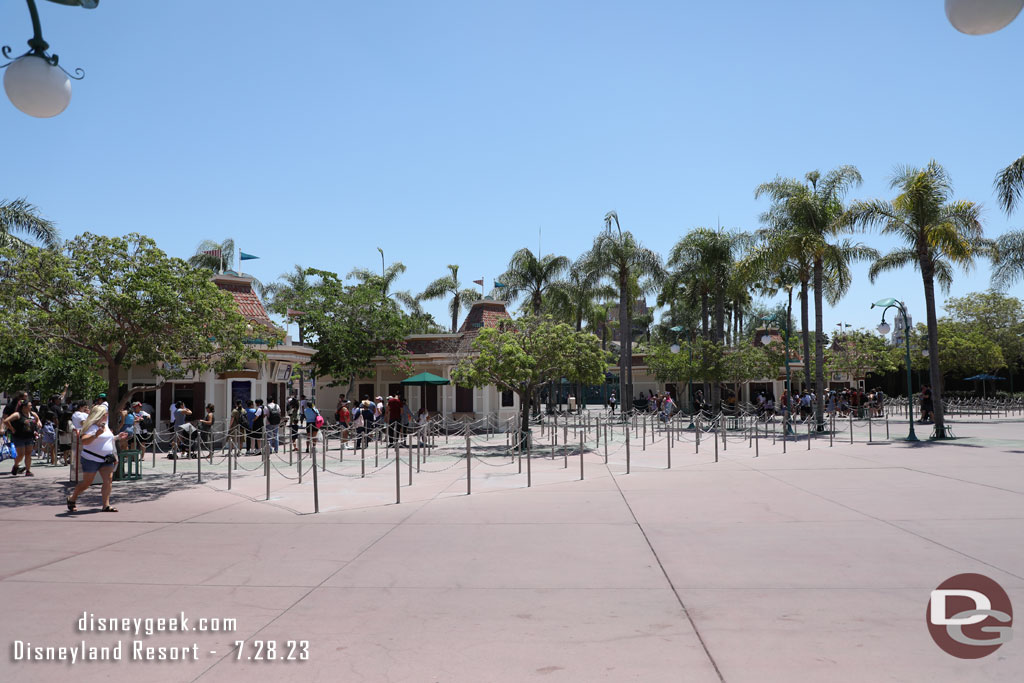 Short wait at the ticket booths this afternoon