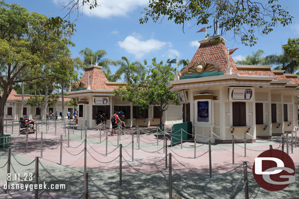 No waits at the Ticket Booths this afternoon