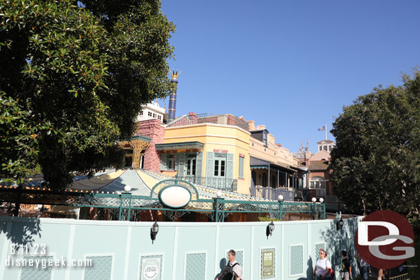 The scaffolding on this side of Tiana's Palace is all removed now.