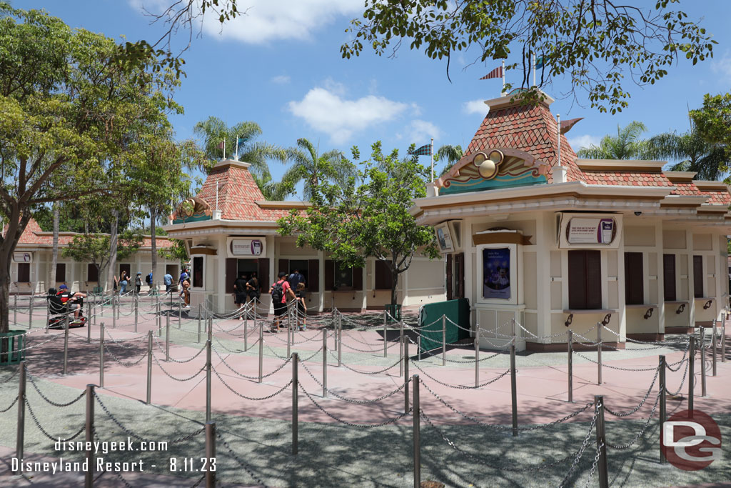 No waits at the Ticket Booths this afternoon