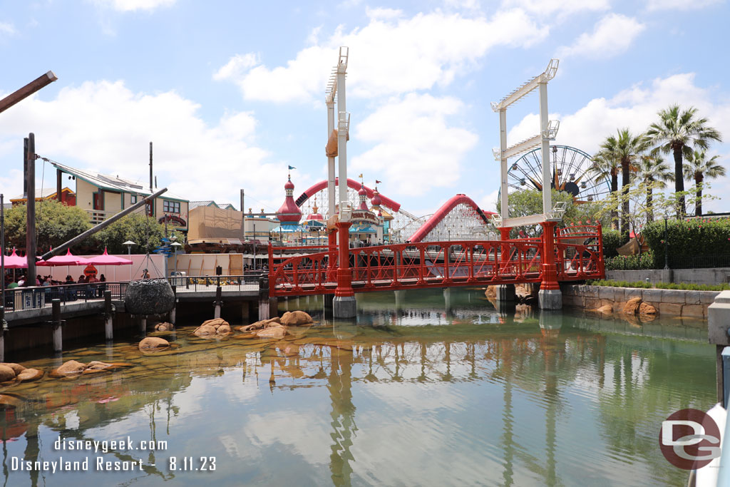 The Golden Gate facade is starting to be assembled.