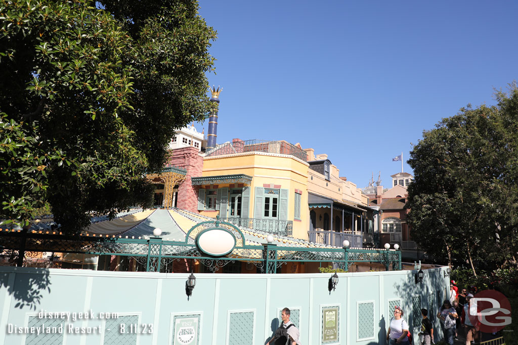 The scaffolding on this side of Tiana