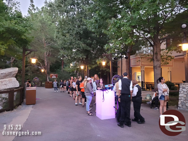 7:05pm.. the queue of guests waiting for the World of Color dessert party which begins at 8:00pm for the 9:00pm show.