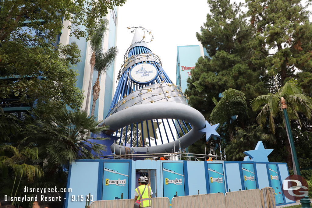 Scaffolding was being removed this afternoon on the hat at the entrance to the hotel.  The renovation work is wrapping up.