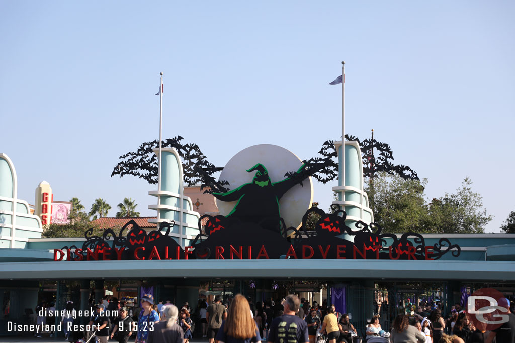 4:50pm - Crossing the Esplanade to Disney California Adventure