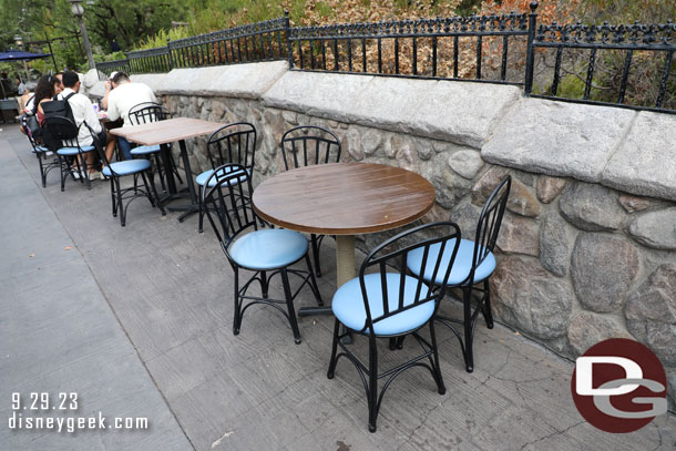 Tables have been added to the walkway since my last visit adding some dining space for Harbor Galley..  with a nice view of the construction