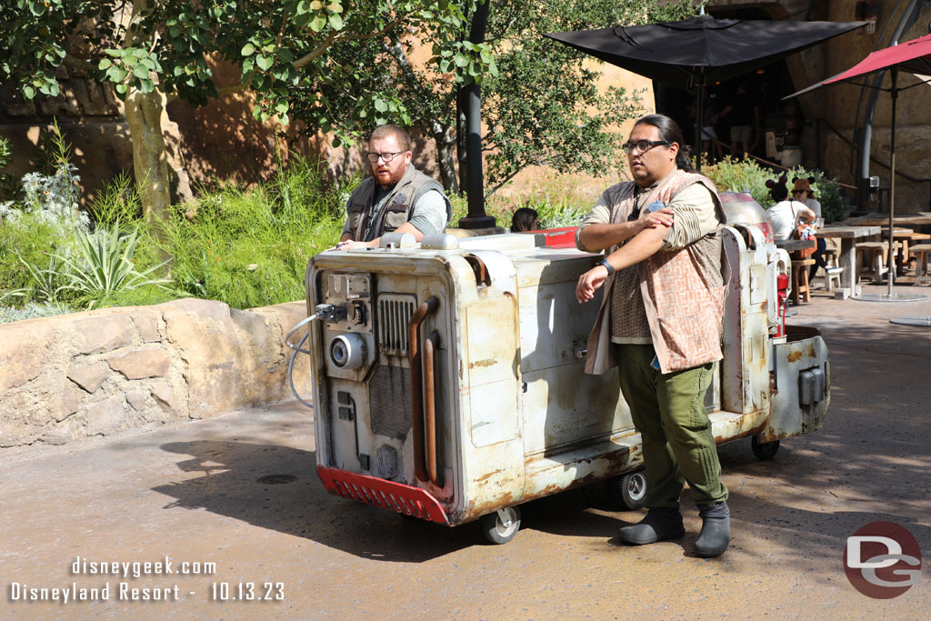 Paying a visit to Batuu.  A droid cart on the move... not the droid I am looking for though.