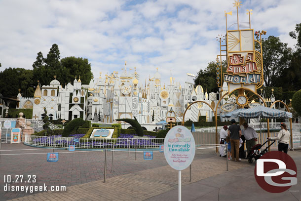 it's a small world is closed for its holiday overlay