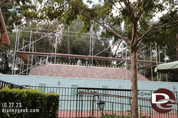 This building is still behind a wall and has scaffolding. This is where there was a fire last December.