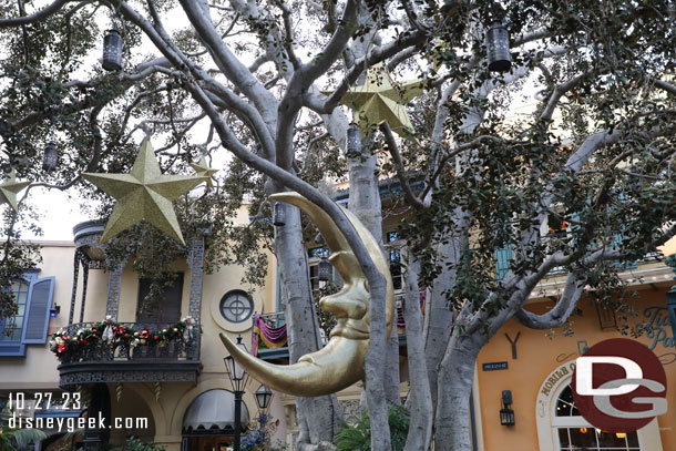 The rest of New Orleans Square is decorated for Christmas though.