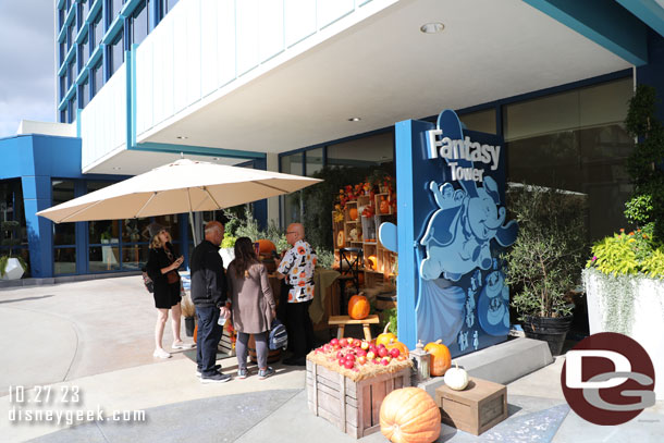 A pumpkin carver is on hand from noon until 3:00pm through Monday.