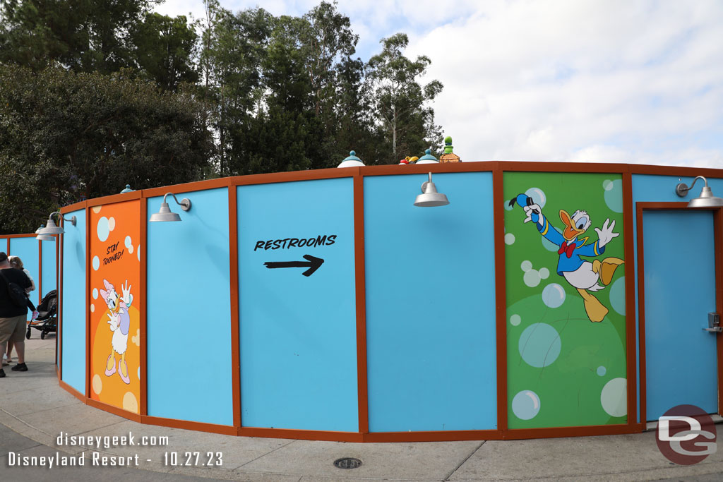 Walls are still up around CenTOONial park