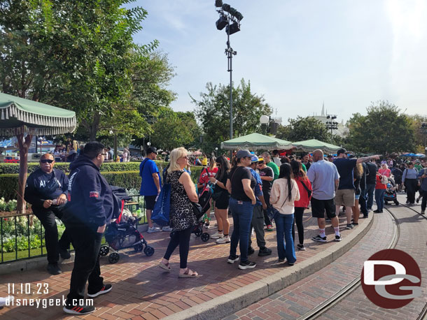 The line in the hub for buckets