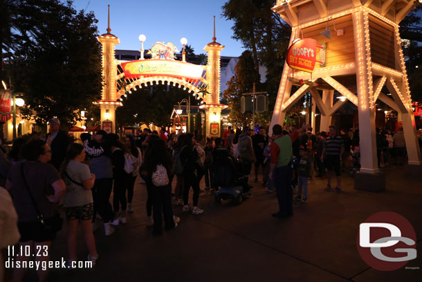 5:19pm - Goofy's Sky School Lightning Lane Return is backed up across the main walkway.