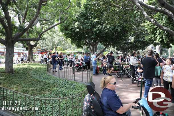 The queue here looked about the same as on Main Street when I walked by there earlier.