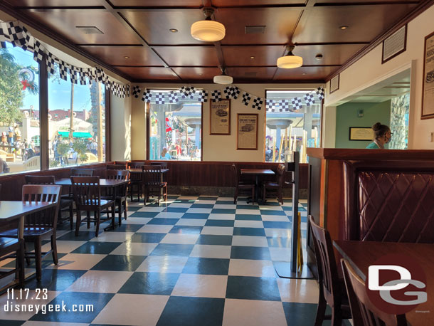 1:02pm - An empty dining room at Flos