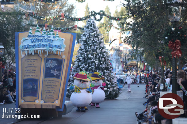 Winter Wonderland approaching Town Square