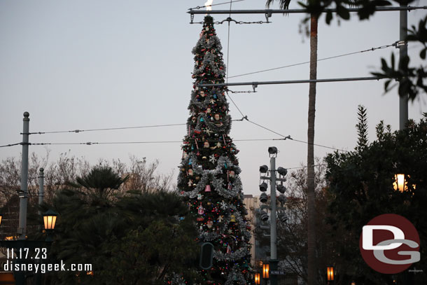 4:51pm - Buena Vista Street tree lighting just happened