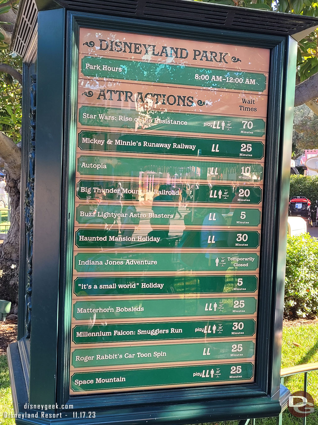 9:34am - Some Disneyland wait times this morning.