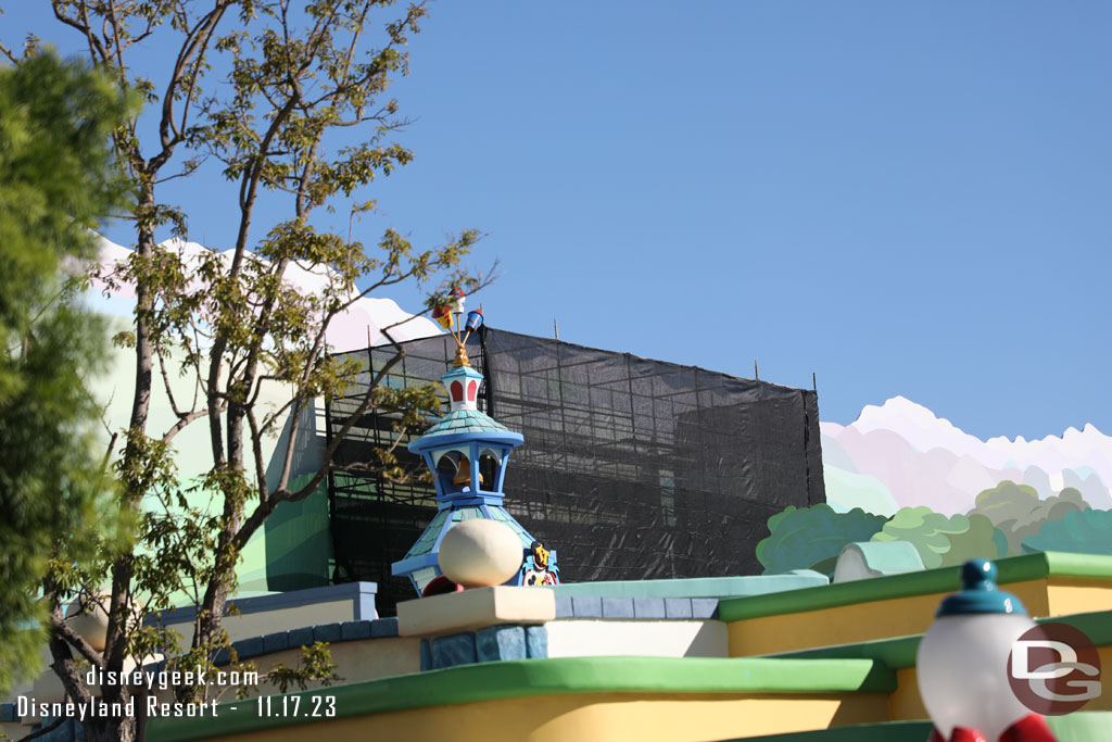 A better view of the scaffolding behind the theater