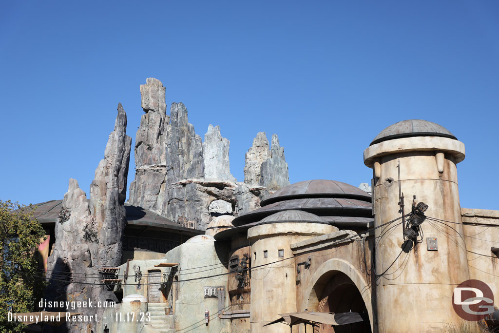 Blue Skies on Batuu this morning