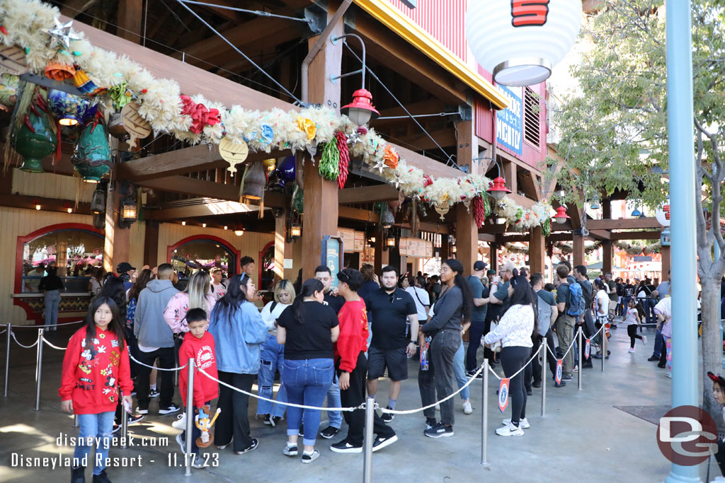 1:31pm - A good size queue for the registers to order food.  