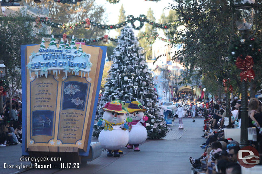 Winter Wonderland approaching Town Square