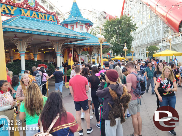 This is the Lightning Lane return queue.. backed up to the gift shop