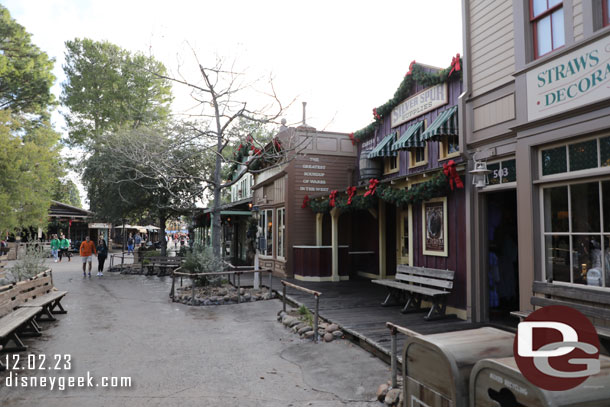 All quiet in Frontierland at 9am.