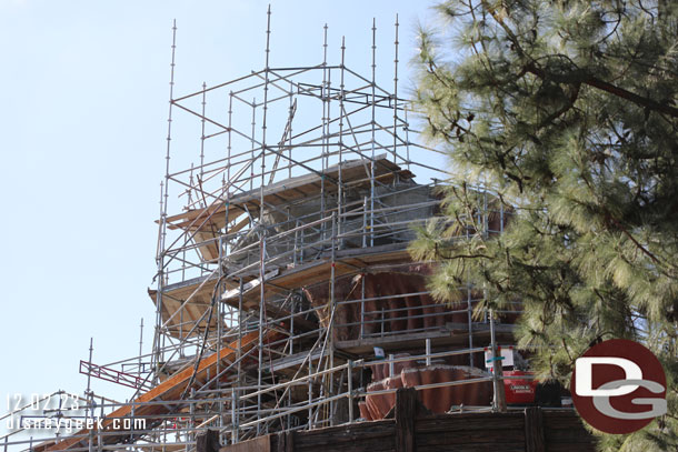 The first layer of concrete has been applied over the wire mesh