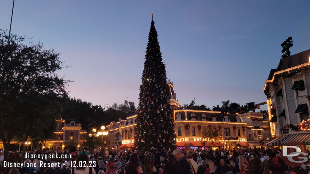 5:00pm - Time for the Tree Lighting Moment