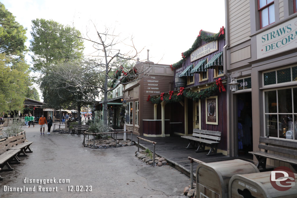 All quiet in Frontierland at 9am.