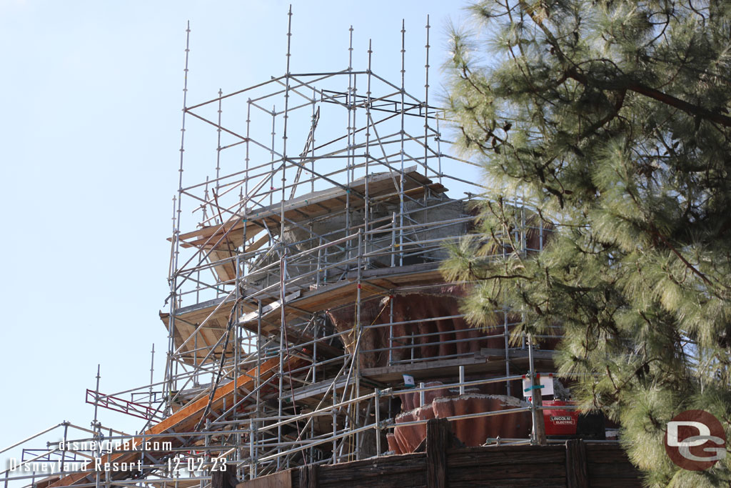 The first layer of concrete has been applied over the wire mesh