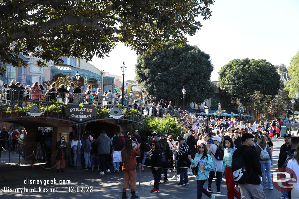 11:04am - Pirates was using the extended queue as usual.  I want to say it was posted at 35 minutes.