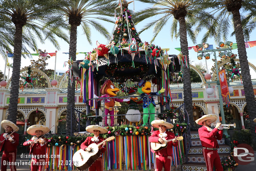 Time for Viva Navidad Street Party