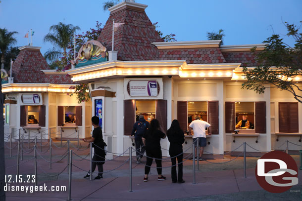 No wait at the ticket windows this evening.