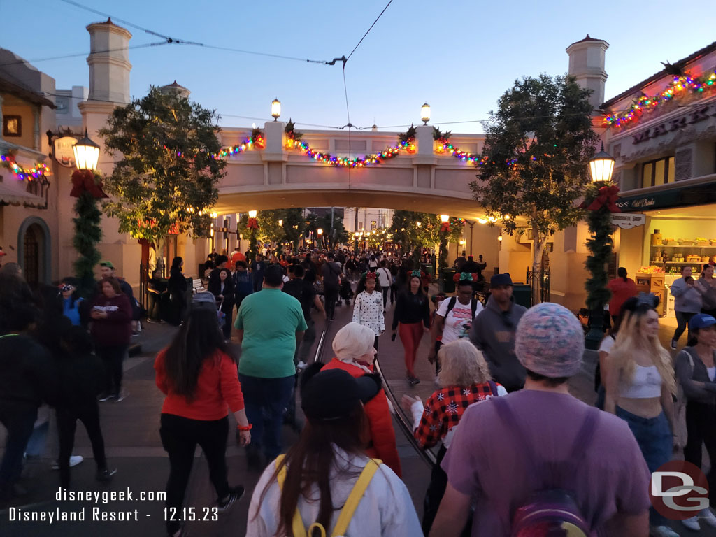 5:02pm - Buena Vista Street