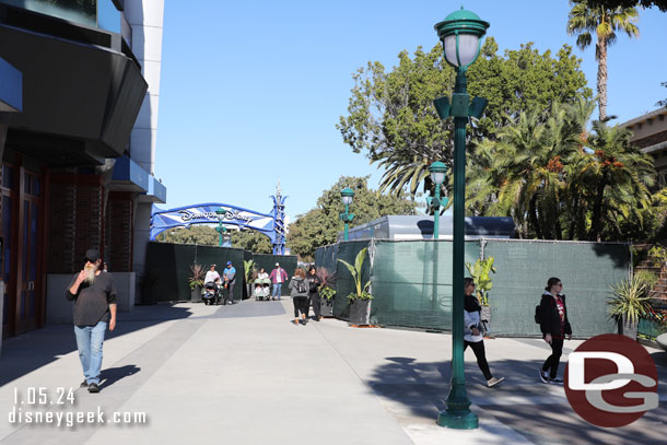 More fences up down this way closer to security making for a narrow walkway.