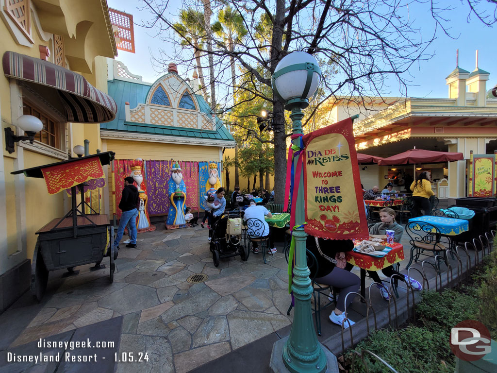 This little courtyard was also celebrating Three Kings Day, just like recent years