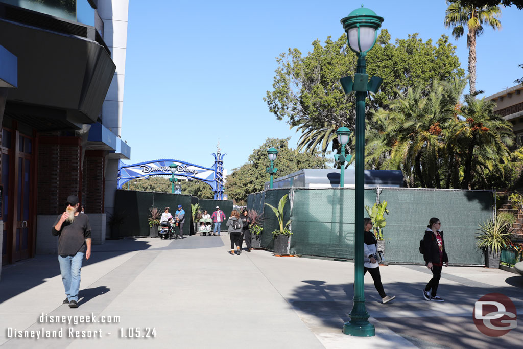 More fences up down this way closer to security making for a narrow walkway.