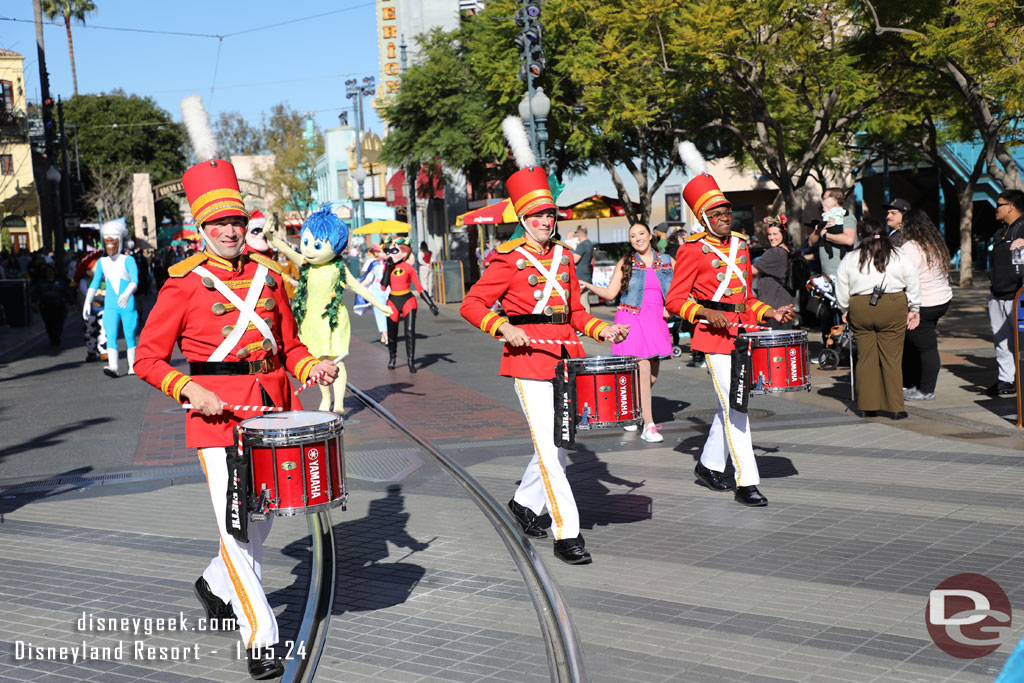 Holiday Toy Drummers