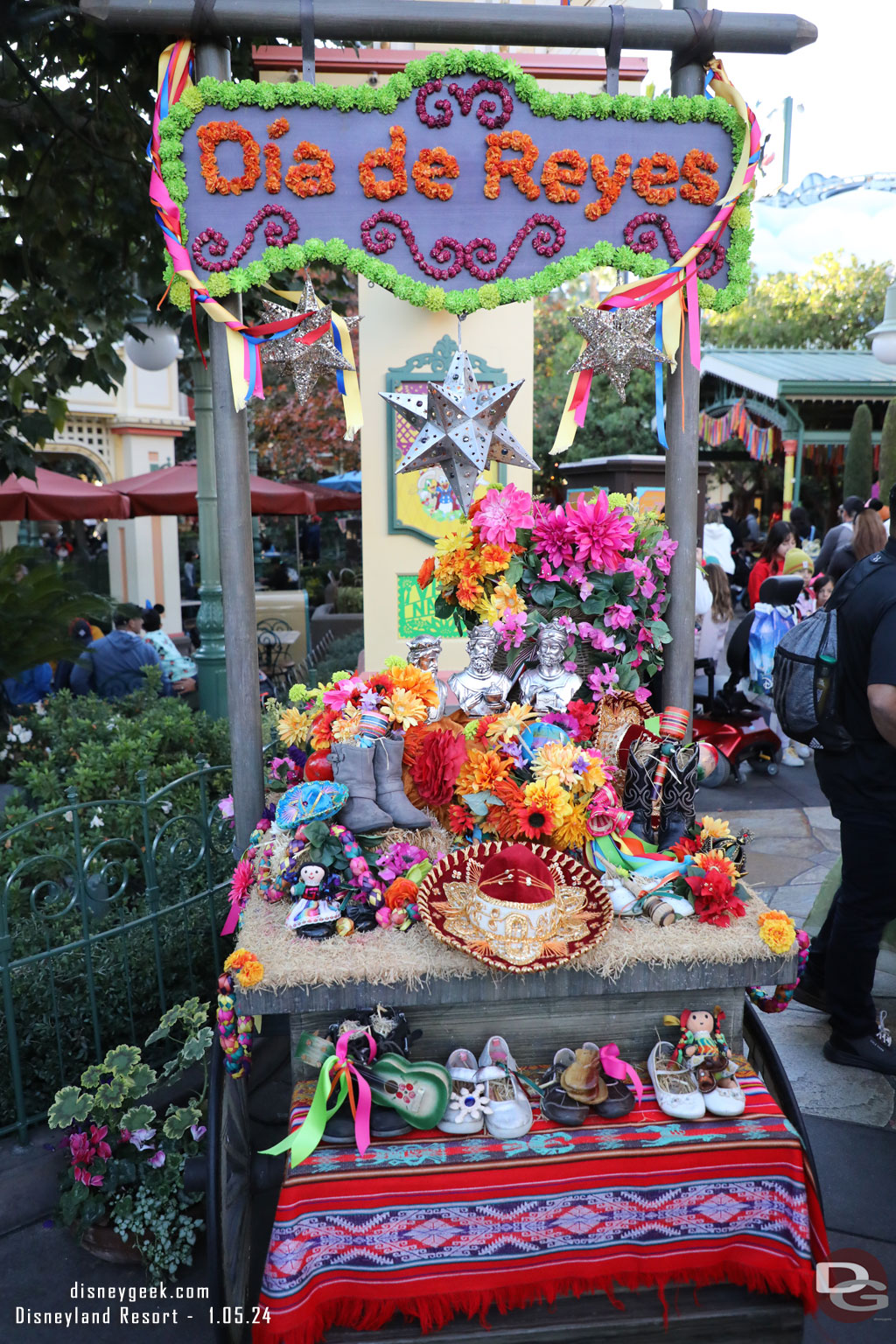 A display for Dia de Reyes at the entrance