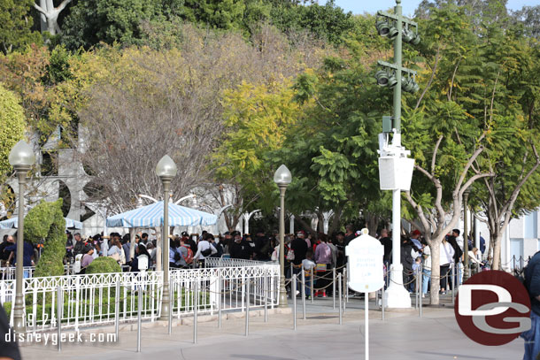 2:04pm - A posted 30 minute wait and the queue looked fairly full.