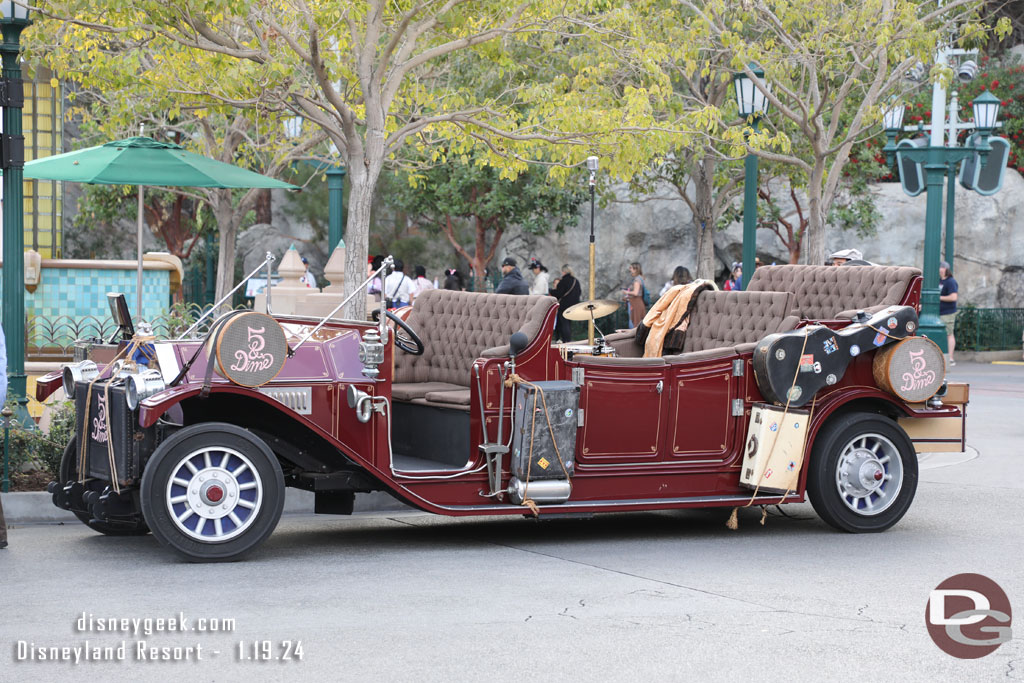 Five and Dime were performing. Their car was waiting nearby.