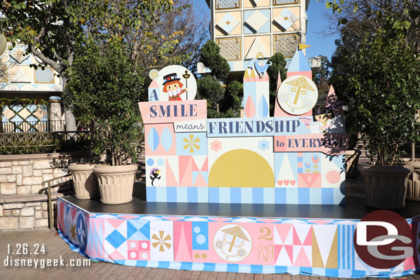 A better picture of the stage/photo op in small world mall. This stage is used for the after hours parties.