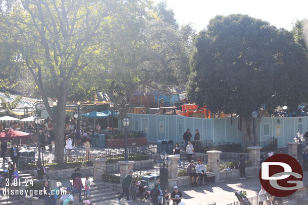 The Haunted Mansion renovation walls come all the way to Tianas Palace and now out through most of the walkway and all the way to Tiana's Bayou Adventure on the other side.