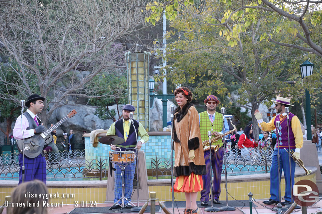 Five & Dime performing in Carthay Circle