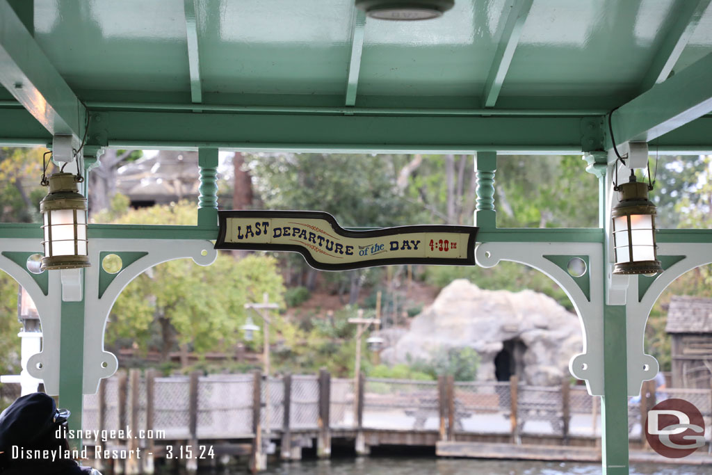I missed the boat.. app said the Mark Twain closed at 5:00pm.  I arrived at 4:41pm and the boat was gone and the sign and cast member confirmed the last one was at 4:30pm.  Oops.   Also funny the app said a 10 min wait at the time...